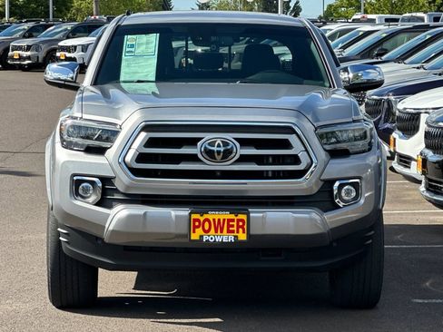 Used 2021 Toyota Tacoma Limited AWD/4WD image 9