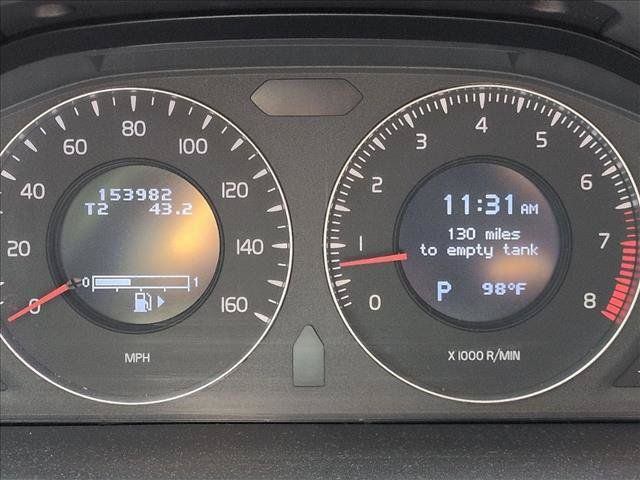 Used 2010 Volvo V70 R-Design FWD image 12