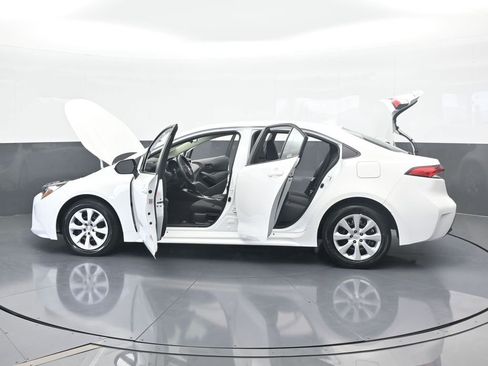 Used 2024 Toyota Corolla LE image 70