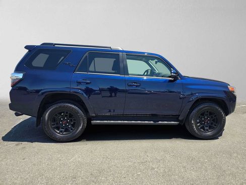 Used 2024 Toyota 4Runner TRD Off-Road Premium w/ Moonroof Package AWD/4WD image 2
