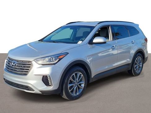 Used 2018 Hyundai Santa Fe SE FWD image 2