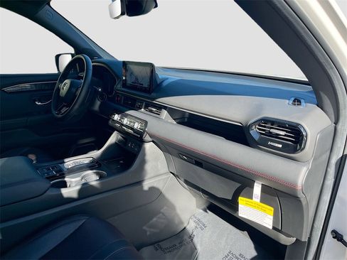 Used 2025 Honda Pilot Black Edition image 32