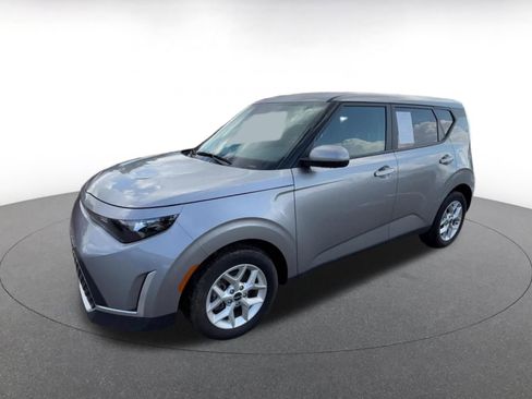 Used 2025 Kia Soul LX w/ LX Technology Package image 8