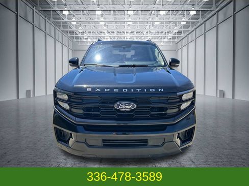 Used 2025 Ford Expedition Max Active AWD/4WD image 8