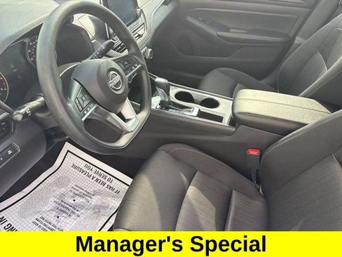 Used 2024 Nissan Altima 2.5 SV image 11