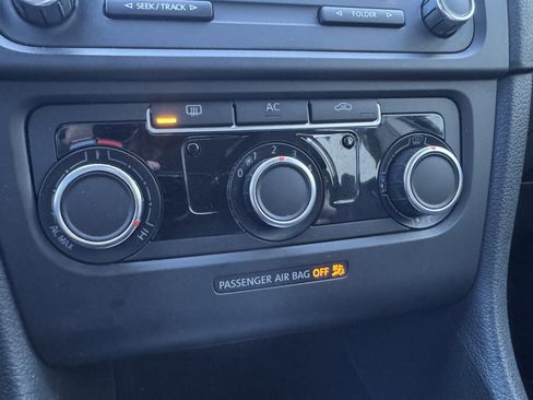 Used 2012 Volkswagen Golf 2.5L image 25