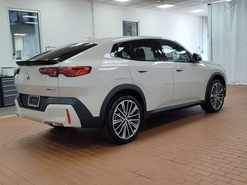 Used 2026 BMW X2 xDrive28i w/ Technology Package AWD/4WD image 7