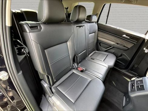 Used 2022 Volkswagen Atlas SE FWD image 16