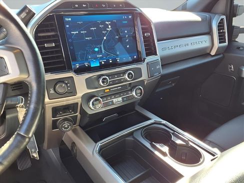 Used 2022 Ford F350 Lariat w/ Chrome Package image 6