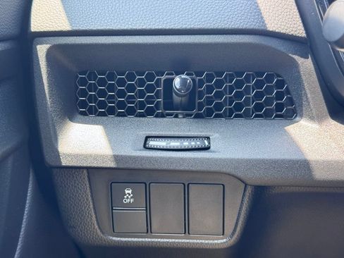 Used 2025 Honda CR-V Sport image 33