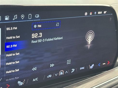 Used 2025 Chevrolet Suburban Z71 image 12