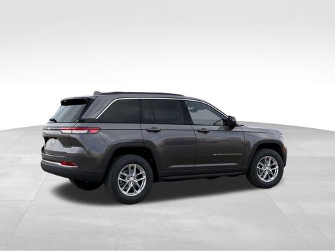 New 2026 Jeep Grand Cherokee Laredo image 4