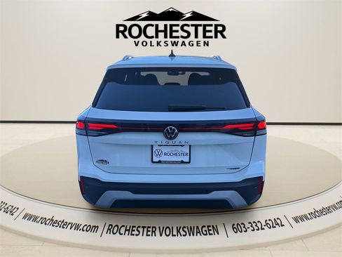 Used 2025 Volkswagen Tiguan S image 7