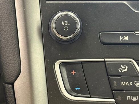 Used 2020 Ford Fusion SE image 23