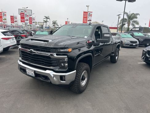 Used 2024 Chevrolet Silverado 2500 LT w/ Safety Package image 2