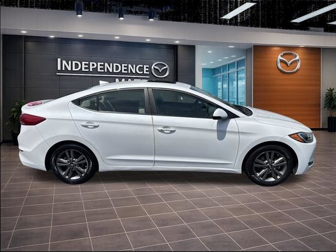 Used 2018 Hyundai Elantra Value Edition FWD image 2