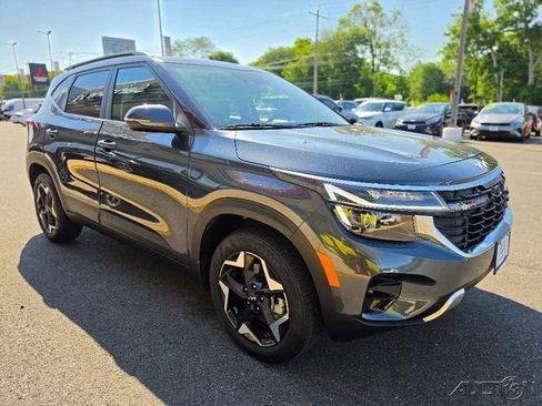 Certified 2025 Kia Seltos EX AWD/4WD image 1