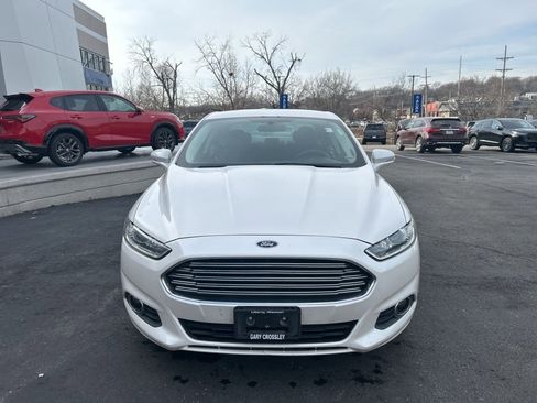 Used 2013 Ford Fusion SE image 2