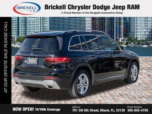 Used 2021 Mercedes-Benz GLB 250 4MATIC w/ Premium Package image 5