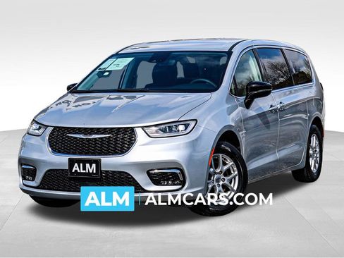 Used 2024 Chrysler Pacifica Touring-L image 1