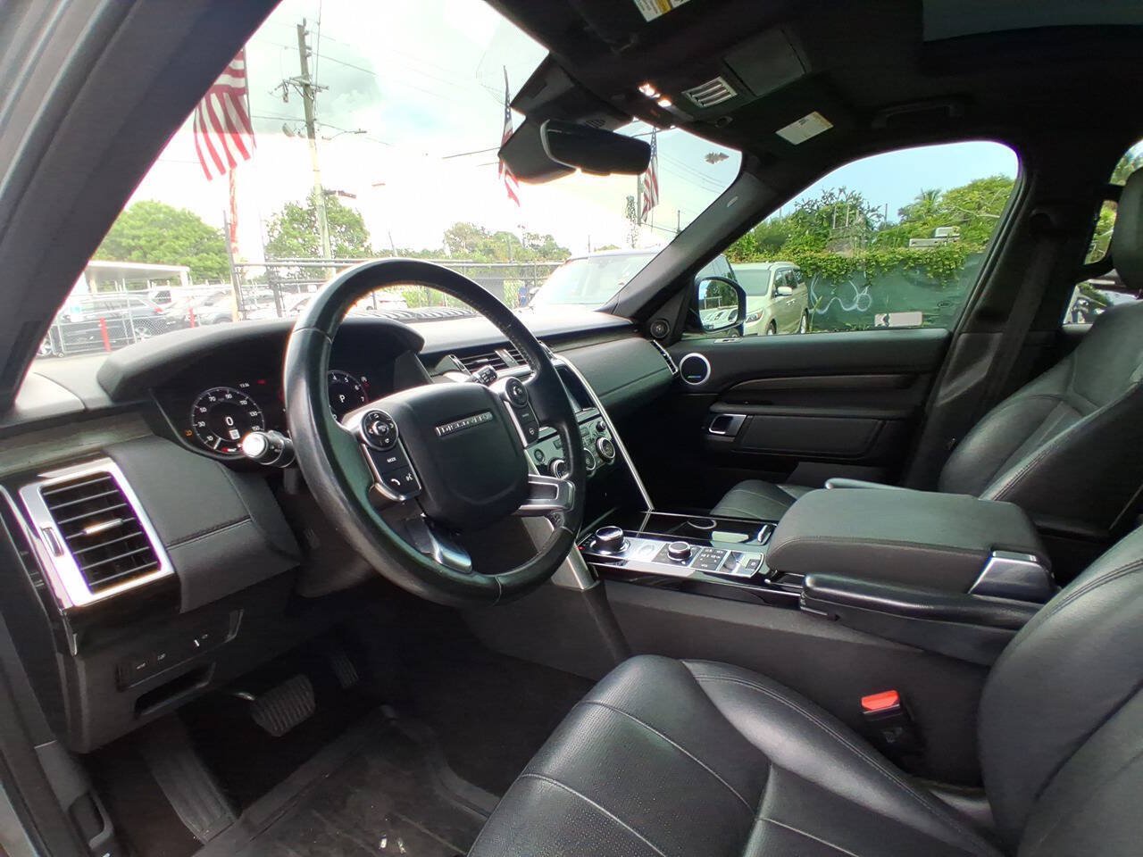 Used 2018 Land Rover Discovery HSE AWD/4WD image 22