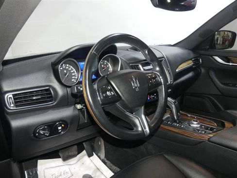 Used 2019 Maserati Levante AWD/4WD image 24