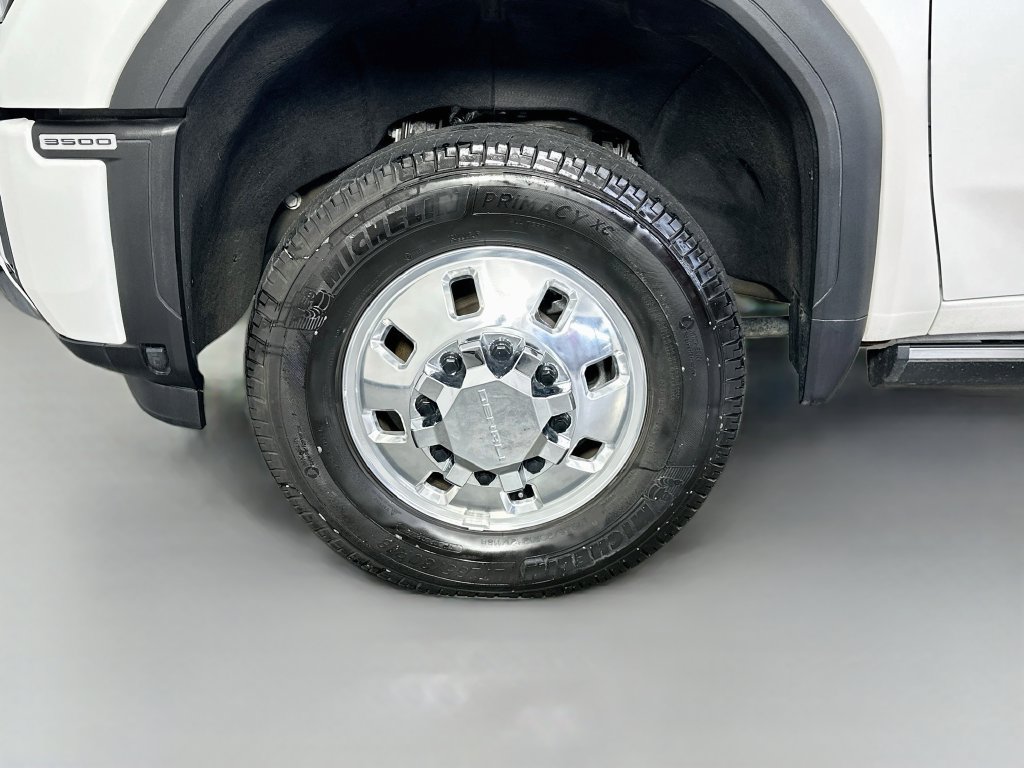 Used 2024 GMC Sierra 3500 Denali AWD/4WD image 34