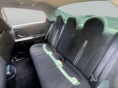 Used 2023 Hyundai Elantra SEL FWD image 19