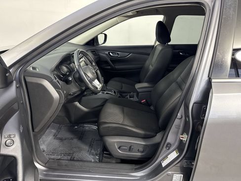 Used 2019 Nissan Rogue SV w/ Sun & Sound Touring Package AWD/4WD image 5
