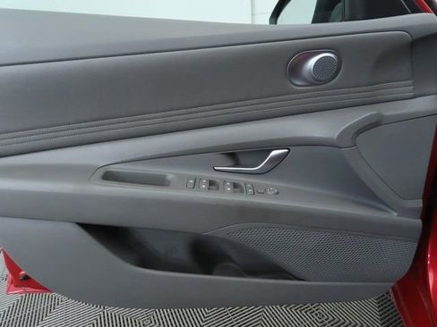 Used 2023 Hyundai Elantra SEL w/ Convenience Package image 25
