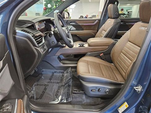 New 2026 GMC Acadia Denali Ultimate w/ LPO, Floor Liner Package image 13