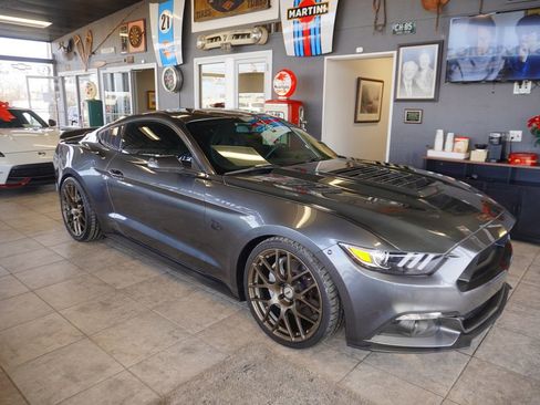 Used 2015 Ford Mustang GT image 7