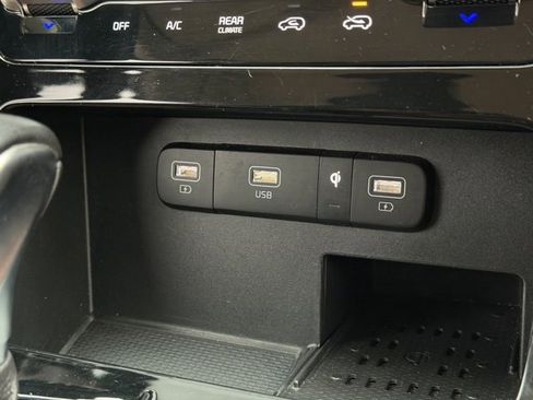 Used 2022 Kia Carnival SX image 31