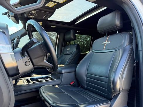 Used 2024 Ford F250 Platinum w/ FX4 Off-Road Package AWD/4WD image 7