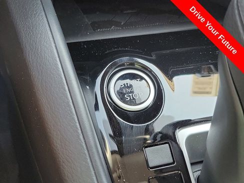 Used 2025 Nissan Versa SV w/ Trunk Package FWD image 10