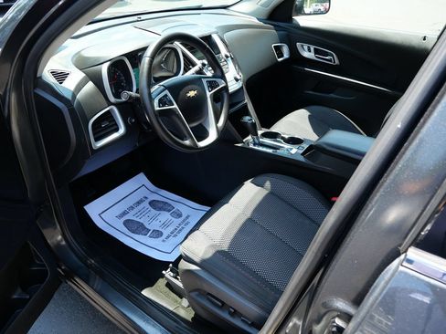 Used 2017 Chevrolet Equinox LT w/ Convenience Package AWD/4WD image 9