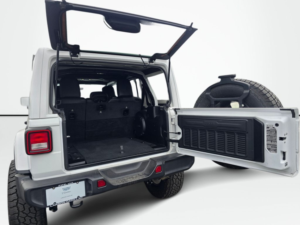 Used 2022 Jeep Wrangler Unlimited Sahara AWD/4WD image 12