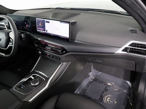 Used 2025 BMW 330i Sedan w/ Convenience Package RWD image 9