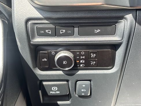 Used 2023 Ford F150 Lariat image 25