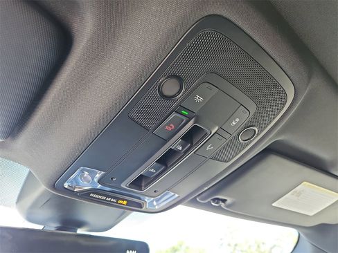 New 2025 Audi Q3 2.0T Premium image 29