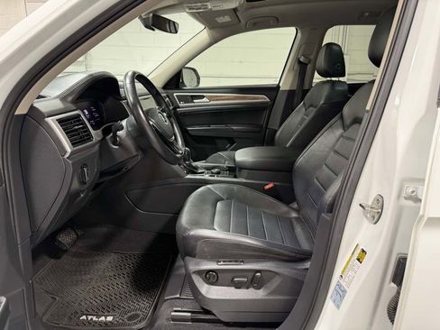 Used 2019 Volkswagen Atlas SEL Premium image 9