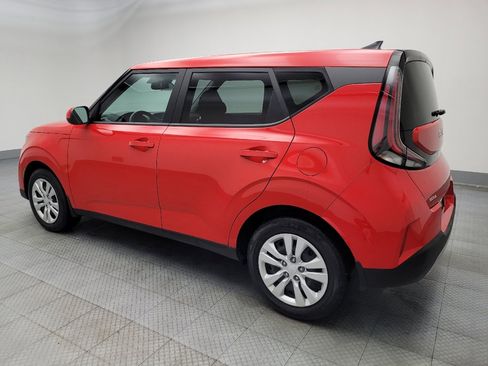 Used 2023 Kia Soul LX image 3