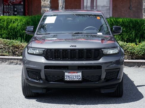 Used 2024 Jeep Grand Cherokee L Laredo AWD/4WD image 3