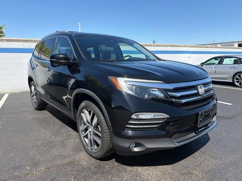 Used 2017 Honda Pilot Touring image 8