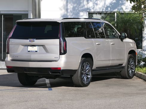 Certified 2022 Cadillac Escalade ESV Sport w/ Touring Package AWD/4WD image 6