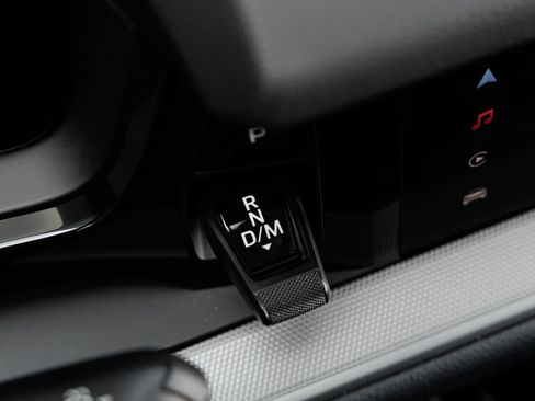 Certified 2024 Porsche Cayenne AWD/4WD image 19