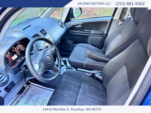 Used 2010 Suzuki SX4 Touring AWD/4WD image 9