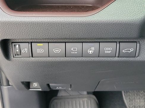 Used 2025 Toyota RAV4 Limited image 31