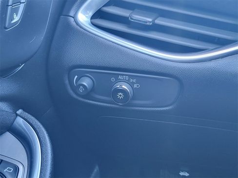 Used 2020 Chevrolet Malibu LT image 33