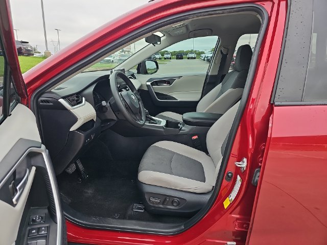 Used 2024 Toyota RAV4 XLE FWD image 18